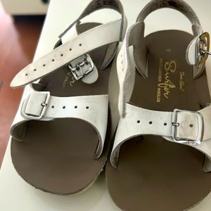 Girls size 9 sandals